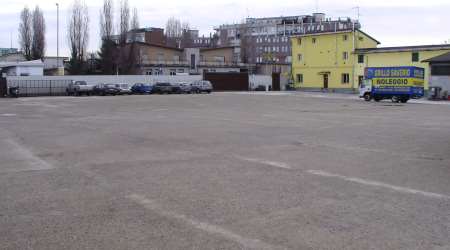 il parcheggio dedicato ai clienti del noleggio